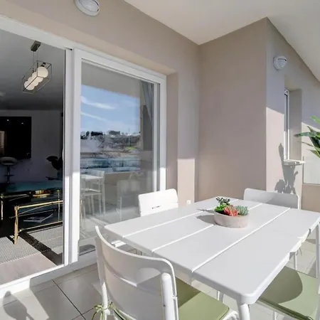 Albatross Hills, La Campana Apartment *